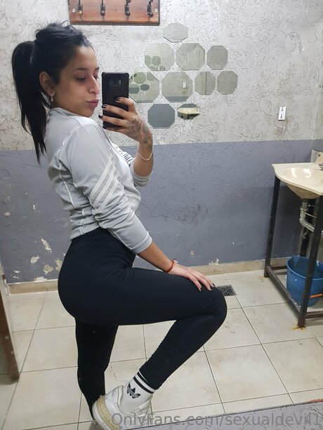 Sexualdevil1 joli modèle photos