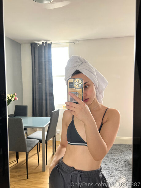 Milsmils actrice pornographique img