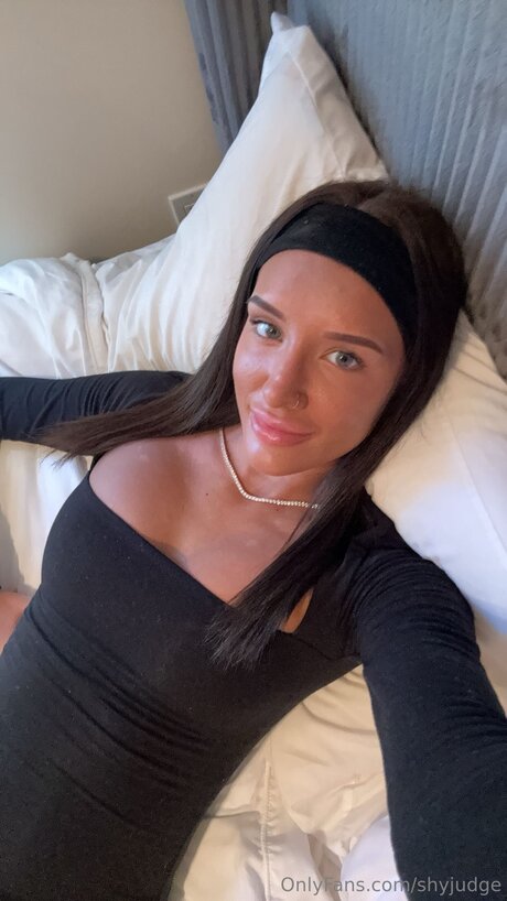 Shyjudge actrice pornographique img