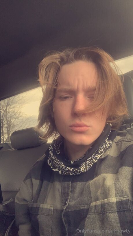 Uknowty modèle de sexe des photos