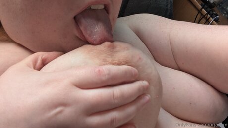 milf aux cheveux noirs onlyfans érotique xxx des photos