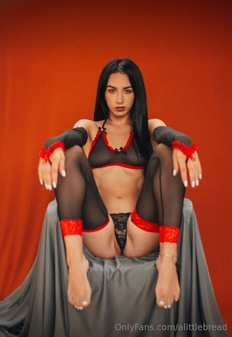 Alittlebread étoile sexy images