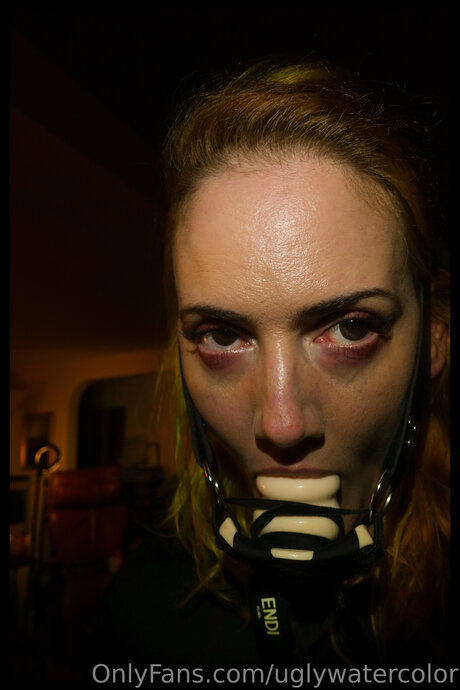 Uglywatercolor actrice nue galerie
