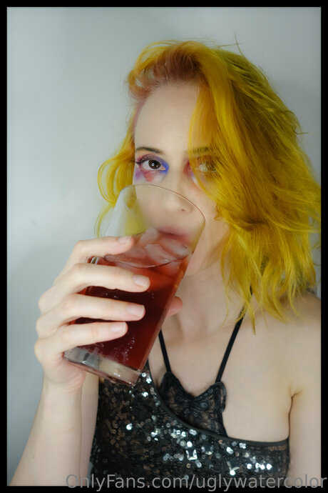 Uglywatercolor actrice hd image