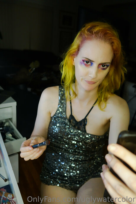 Uglywatercolor modèle nu galeries