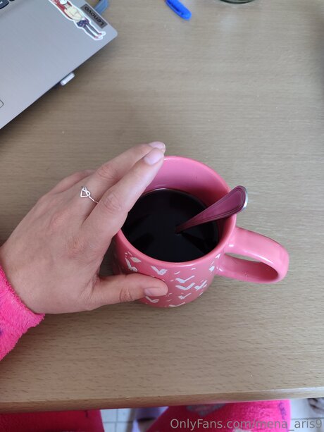 Mena Aris9 modèle nu archive