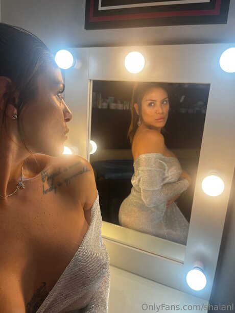 Shaianl modèle nu photo