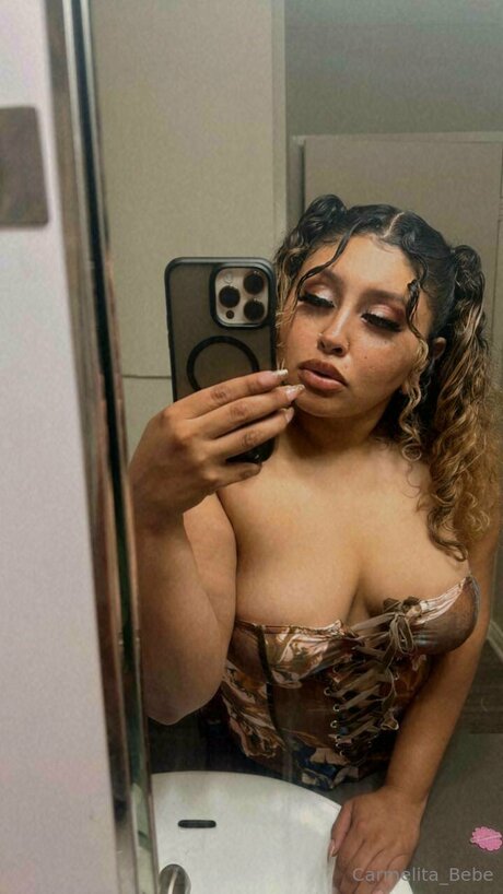 Carmelita Bebe haut modèle photos