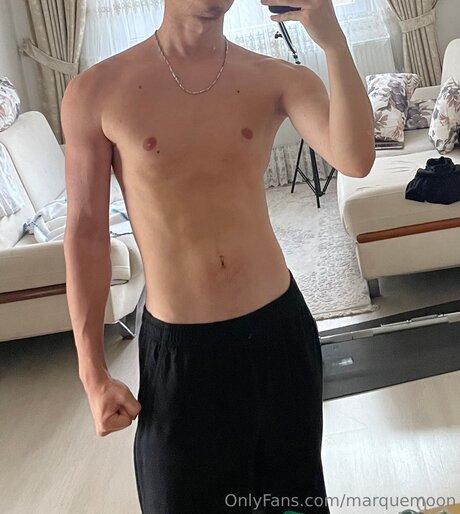 Marquemoon joli modèle photo