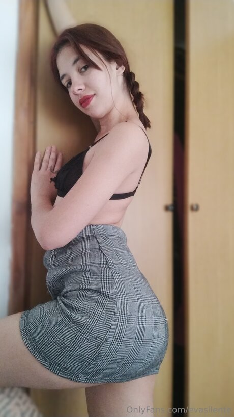 Evasilente actrice nue galeries