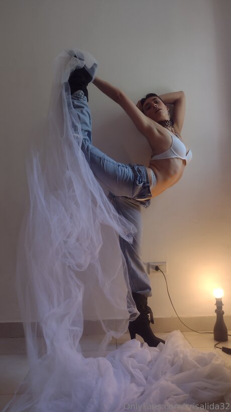 Crisalida32 art modèle galerie