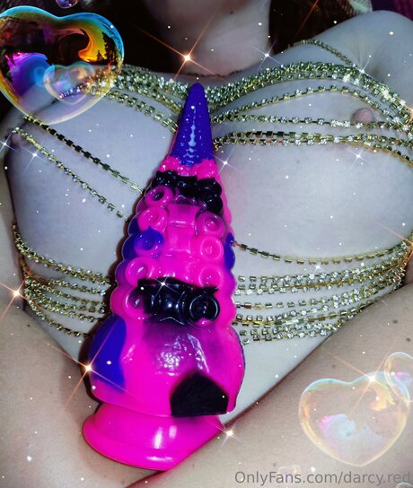 Darcy Red modèle érotique images