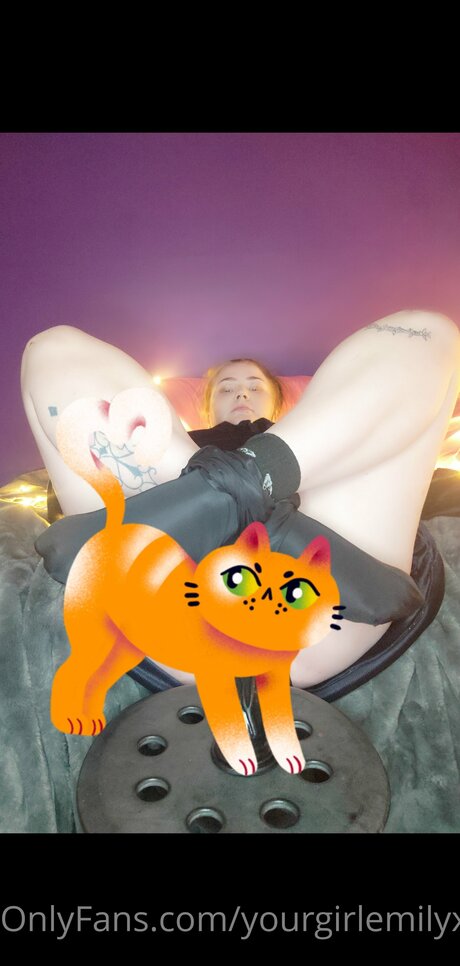 Yourgirlemilyx modèle nu collection