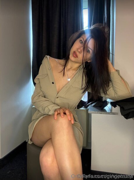 Gingerruna haut de star du porno image