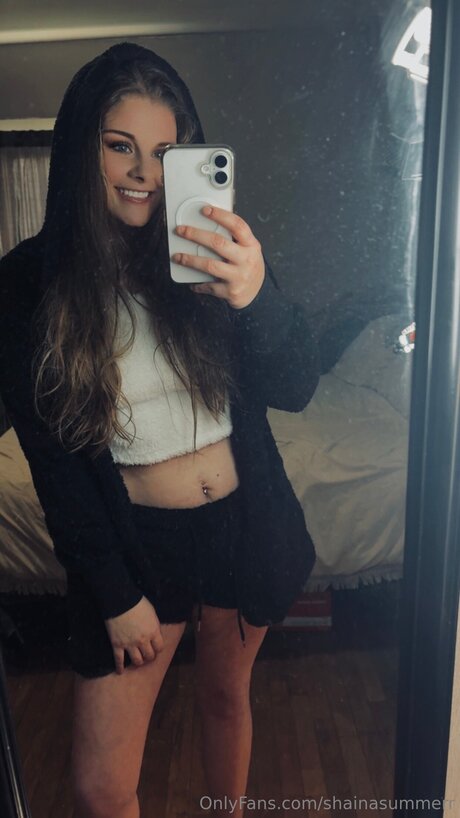 Shainasummerr joli modèle des photos