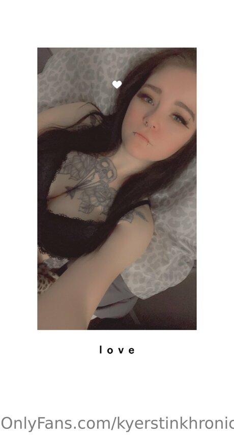 Kyerstinkhronic modèle artistique images