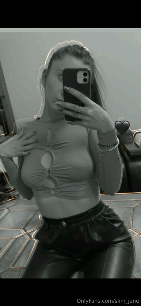 Slim Jen star du porno de haute qualité photo