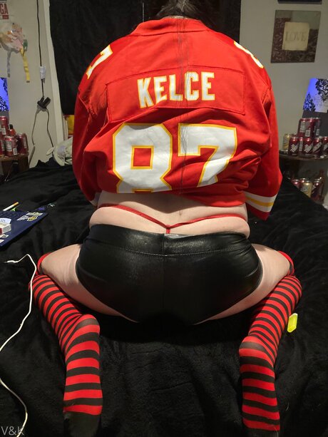 V K Adventures star du porno érotique img