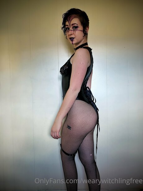 Wearywitchlingfree actrice nue photos