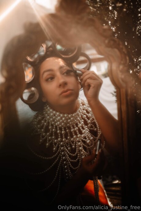 Alicia Justine Free nus star du porno photos