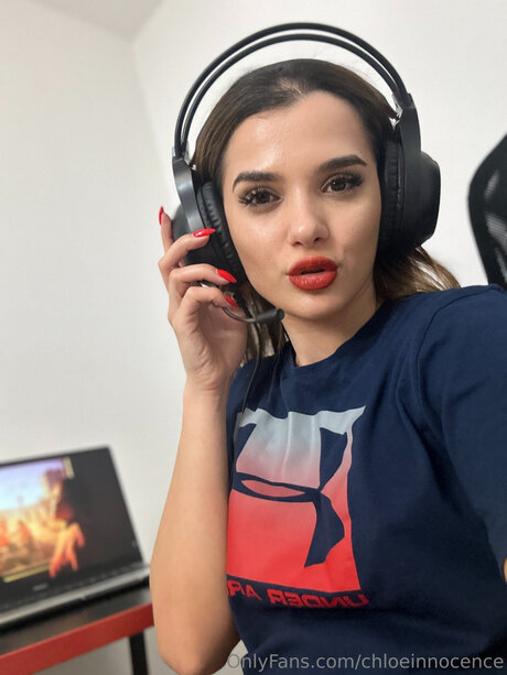 Chloeinnocence star du porno hd image