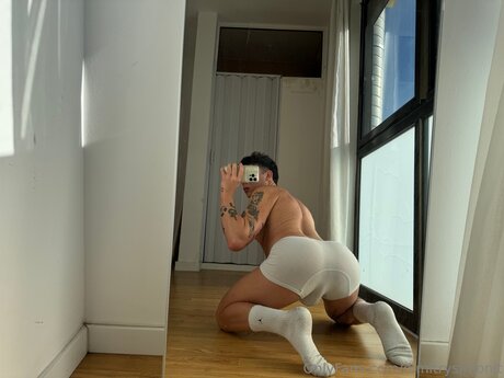 Dimitrysimonit actrice nue photo