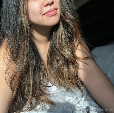 Asiananny star du porno en haute qualité des photos