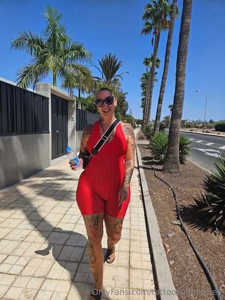 Tattoosemmafree star du porno chaud des photos