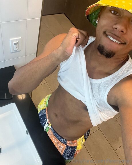 Omarlwc étoile érotique archive