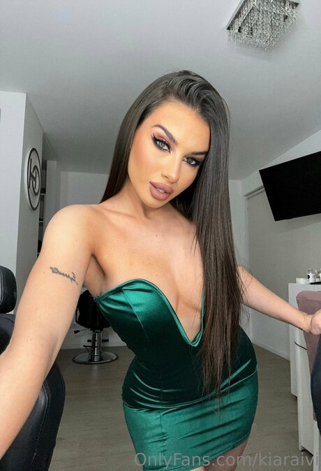 Iveychiara star du porno xxx images