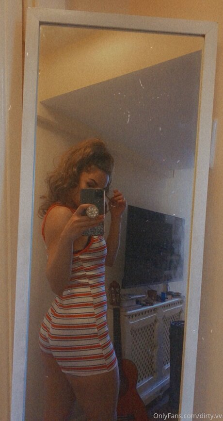 Dirty Vv star du porno adulte archive