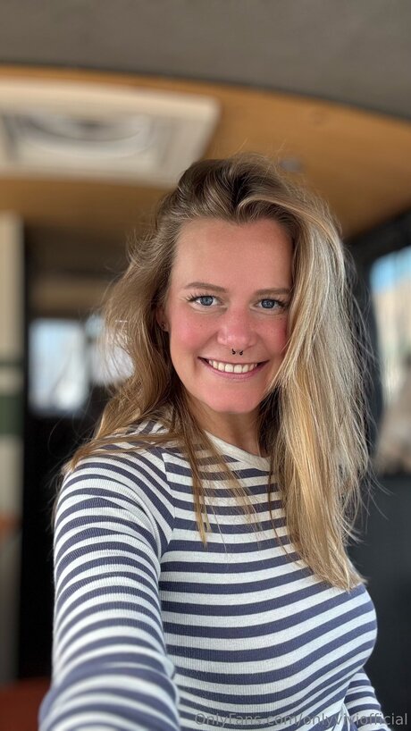 Onlyviviofficial star du porno de haute qualité galerie