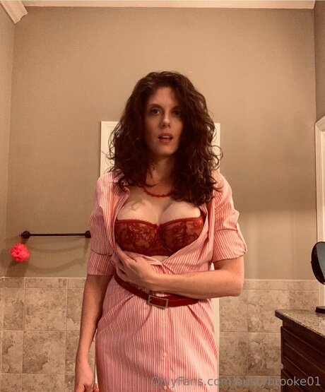 Bustybrooke01 actrice artistique archive