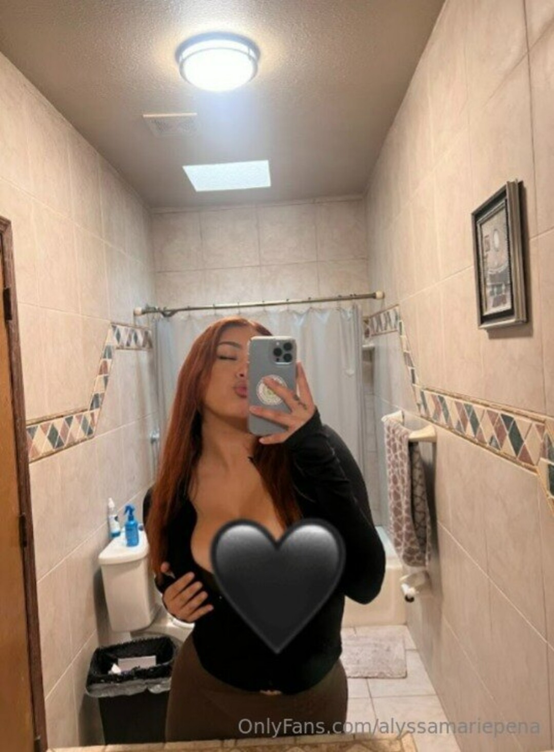 Alyssamariepena étoile nue galerie