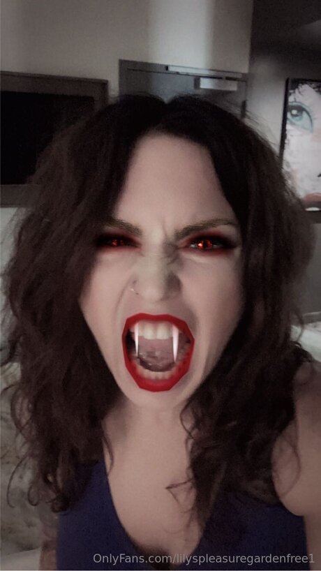 Lilyspleasuregardenfree1 actrice hd images