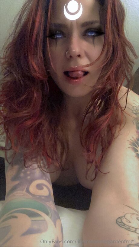 Lilyspleasuregardenfree1 star du porno érotique galeries