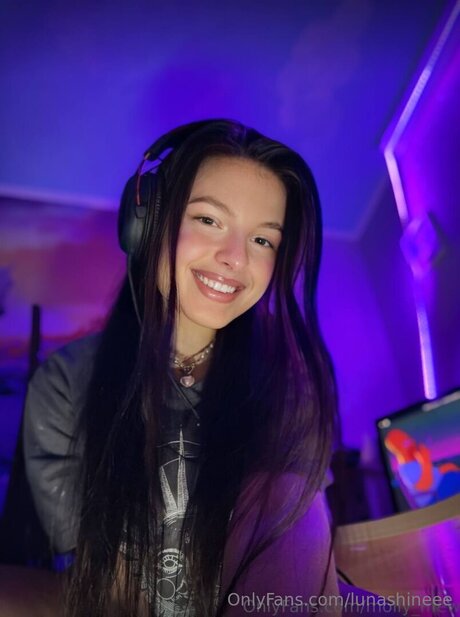 Lunashineee star du porno en haute qualité images