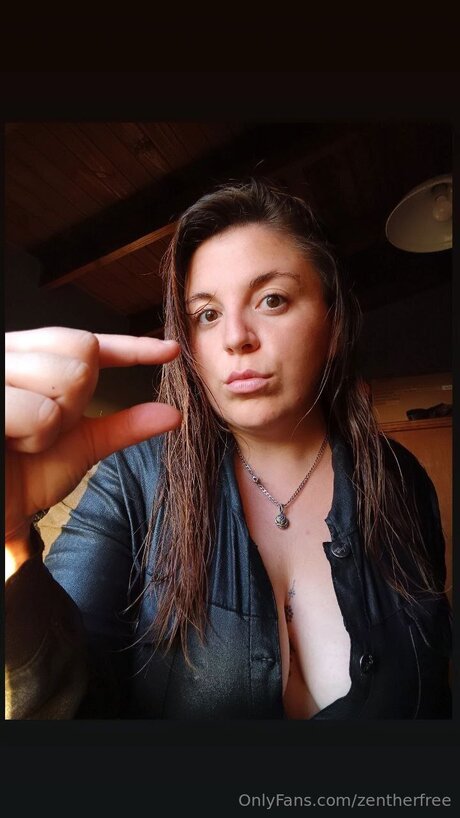 Zentherfree actrice nue photo