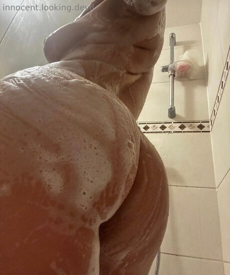 Innocent Looking Devil meilleure actrice des photos