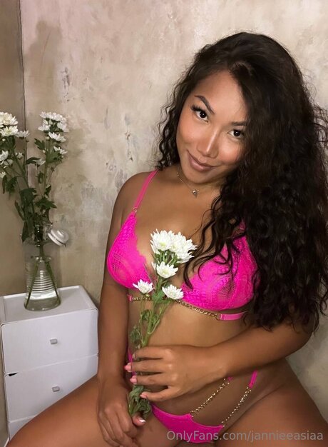 Jannieeasiaa star du porno sympa galerie