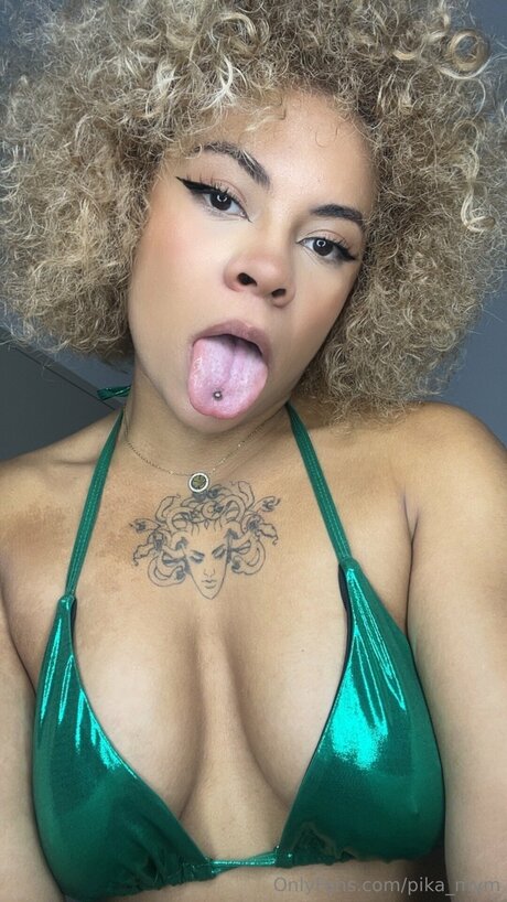 Pika Mym art star du porno galeries