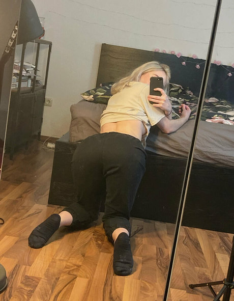 belle-fille onlyfans haut de gamme photos