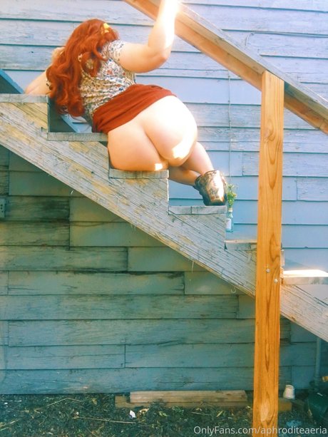 milf blonde aux courbes onlyfans gratuit de haute qualité photo