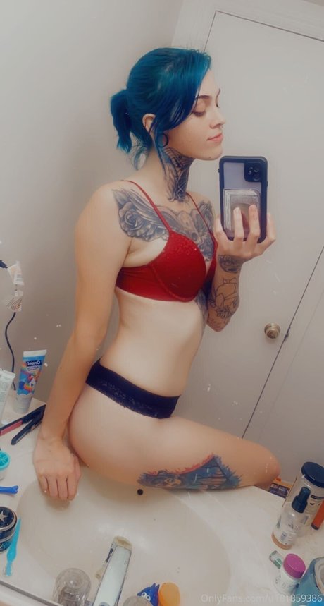 salem7828 étoile nue img