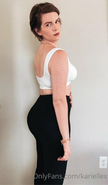 Kariellex actrice érotique des photos