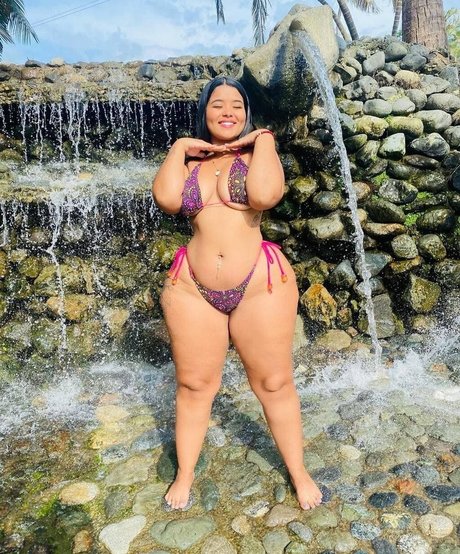 Angie Acosta art étoile galeries