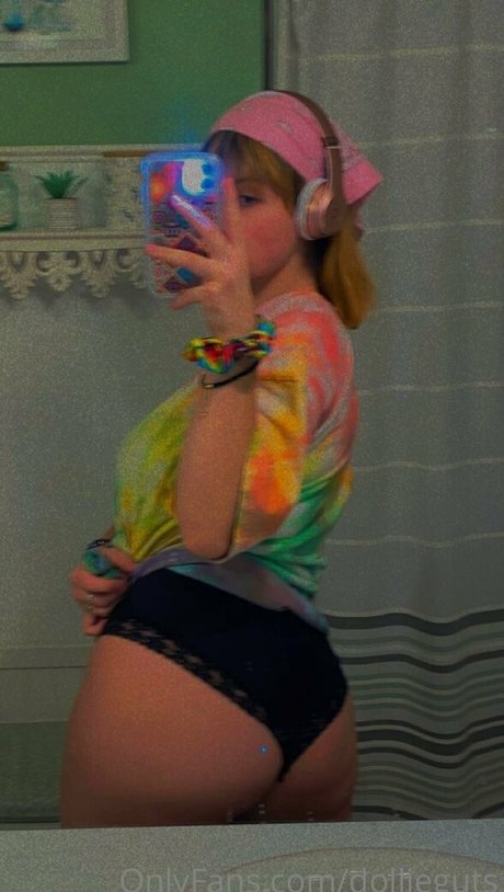 petits seins potelés onlyfans sympa érotique image