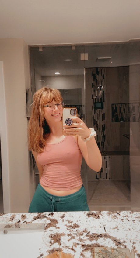 irisbabe719_ actrice nue des photos