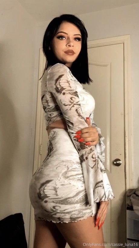 Cassie Luna modèle magnifique img