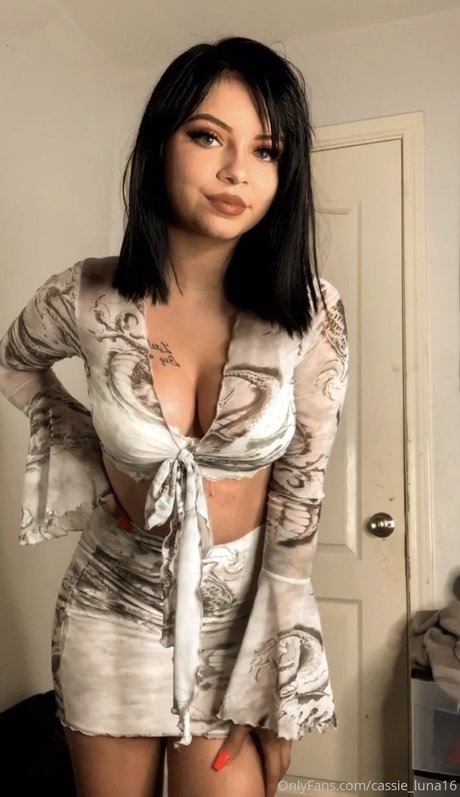 Cassie Luna star érotique image